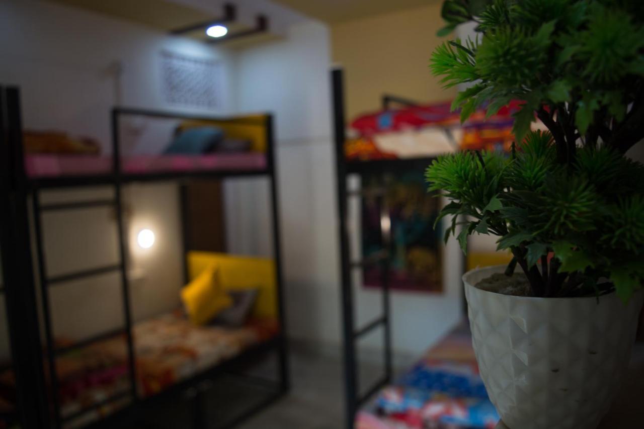 12 Monks Backpackers Community Hostel Puskár Kültér fotó