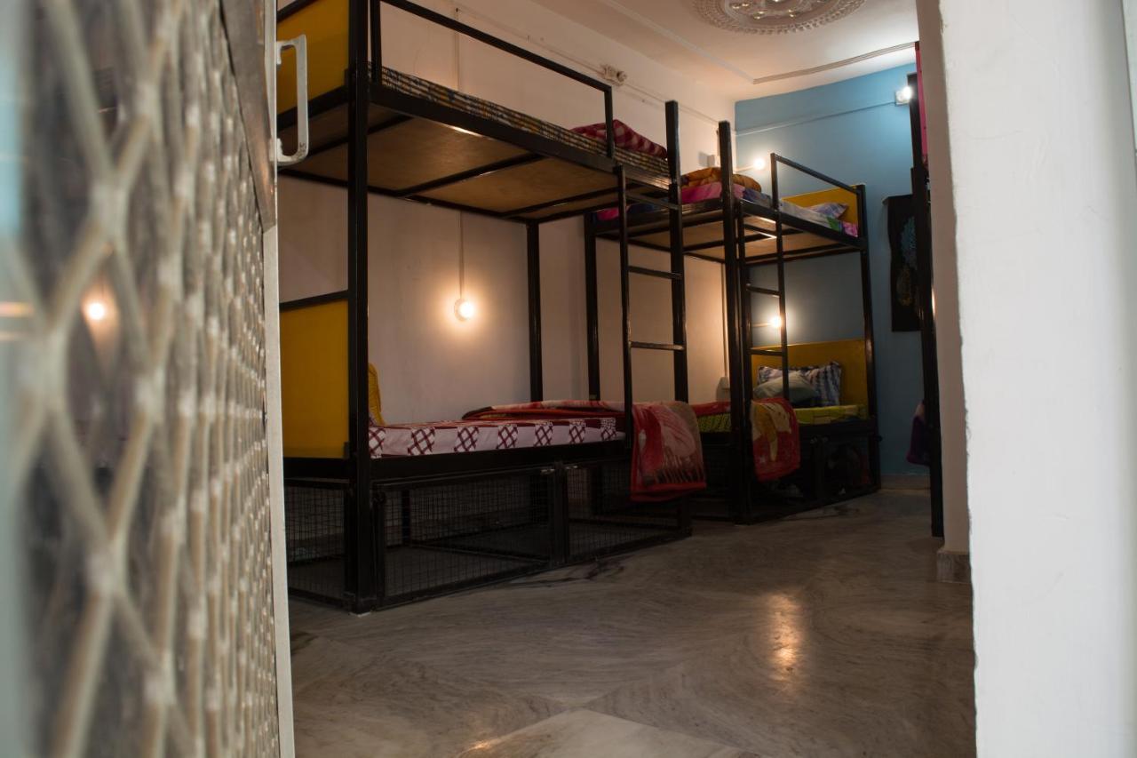 12 Monks Backpackers Community Hostel Puskár Kültér fotó