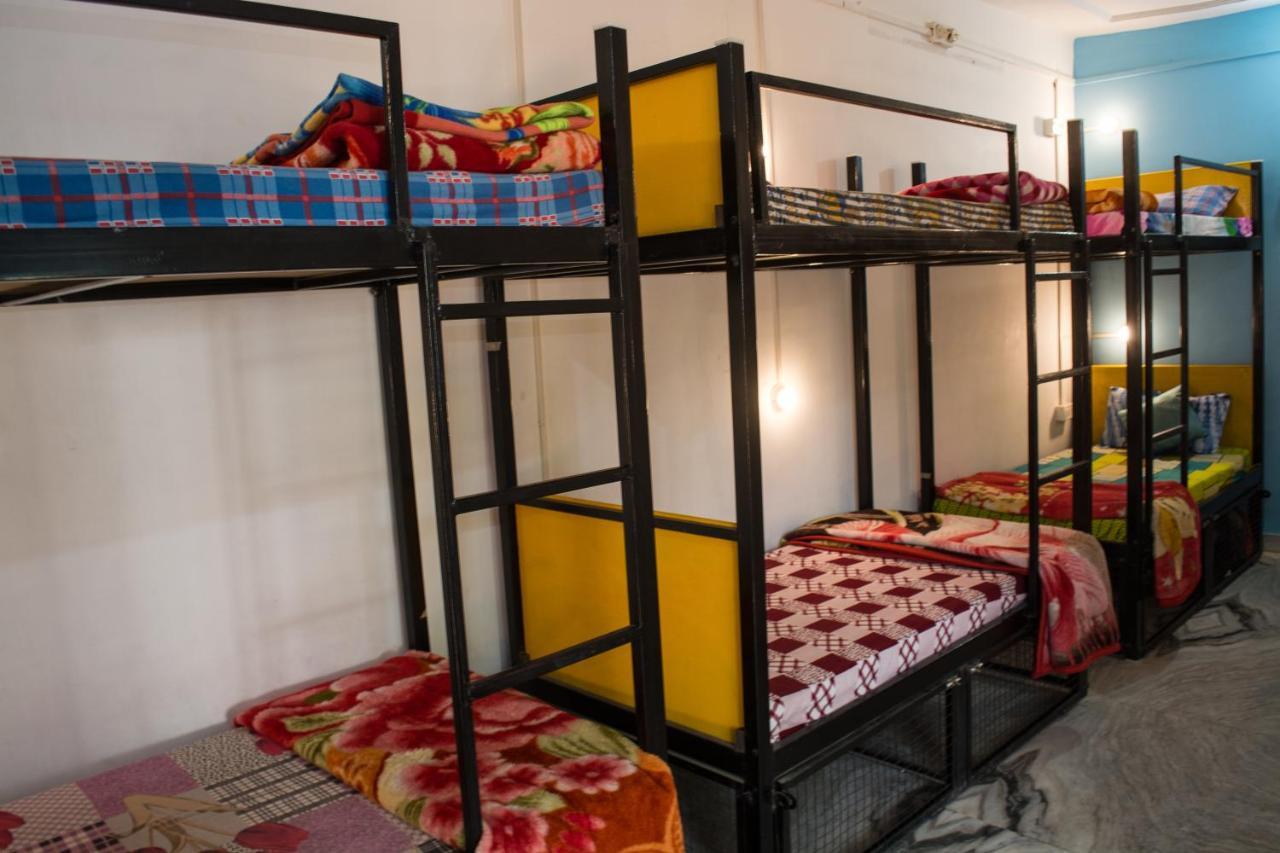 12 Monks Backpackers Community Hostel Puskár Kültér fotó