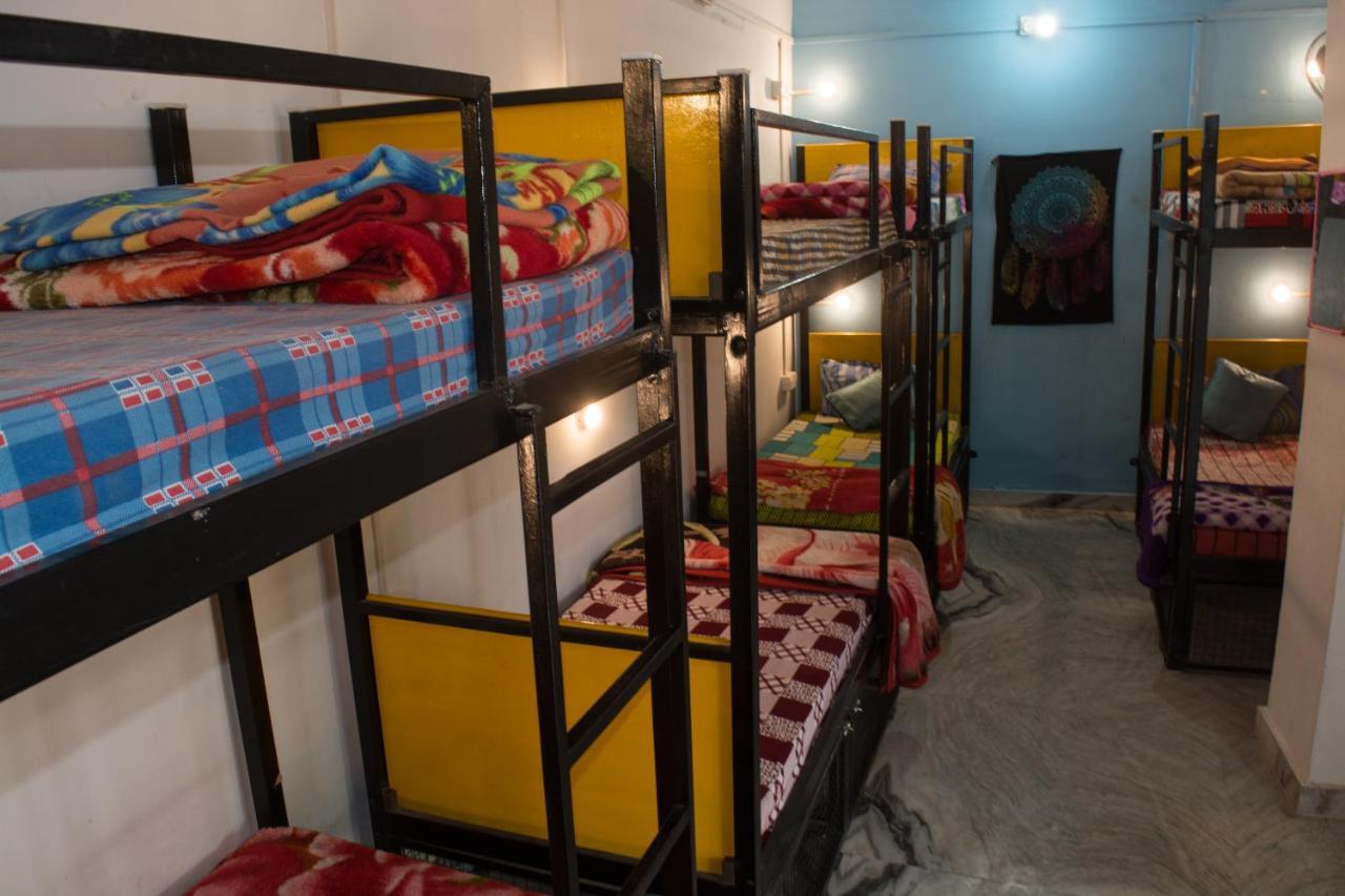 12 Monks Backpackers Community Hostel Puskár Kültér fotó
