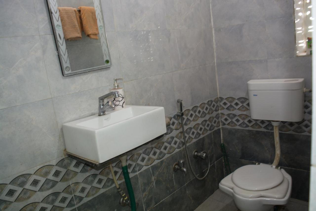 12 Monks Backpackers Community Hostel Puskár Kültér fotó