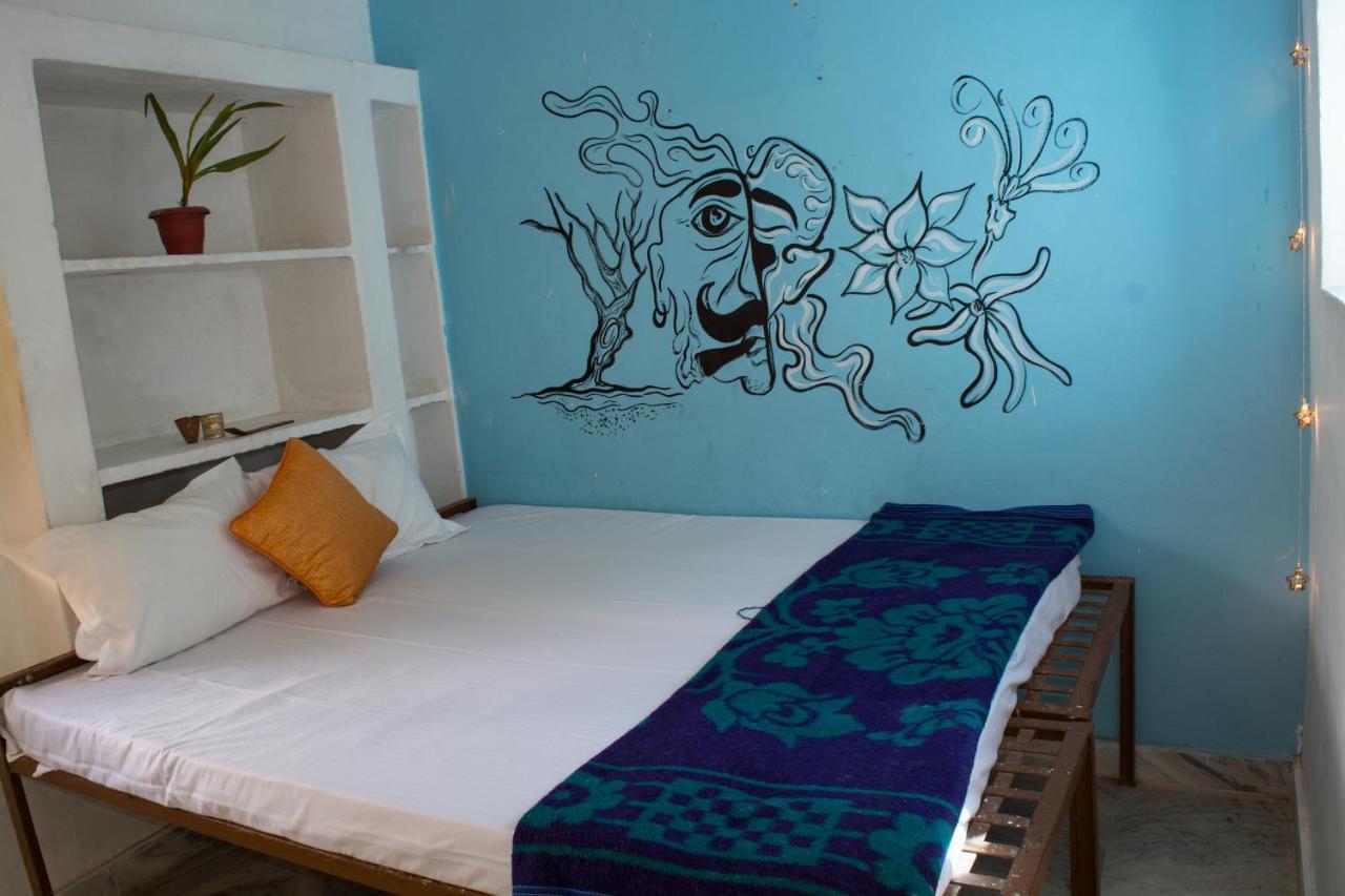 12 Monks Backpackers Community Hostel Puskár Kültér fotó