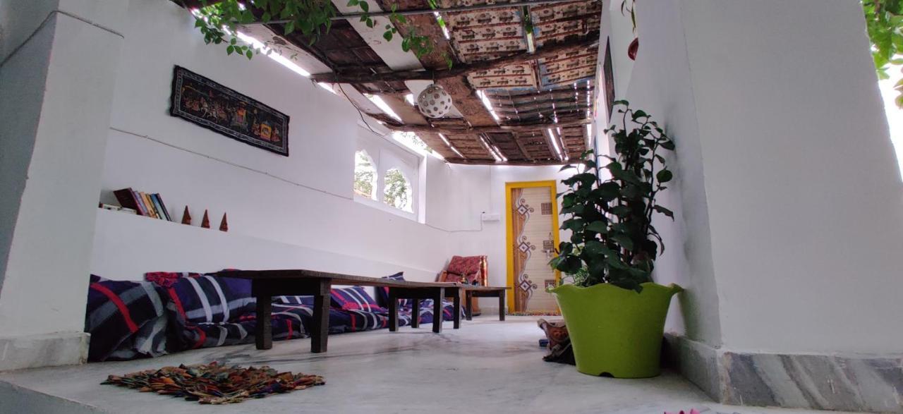 12 Monks Backpackers Community Hostel Puskár Kültér fotó