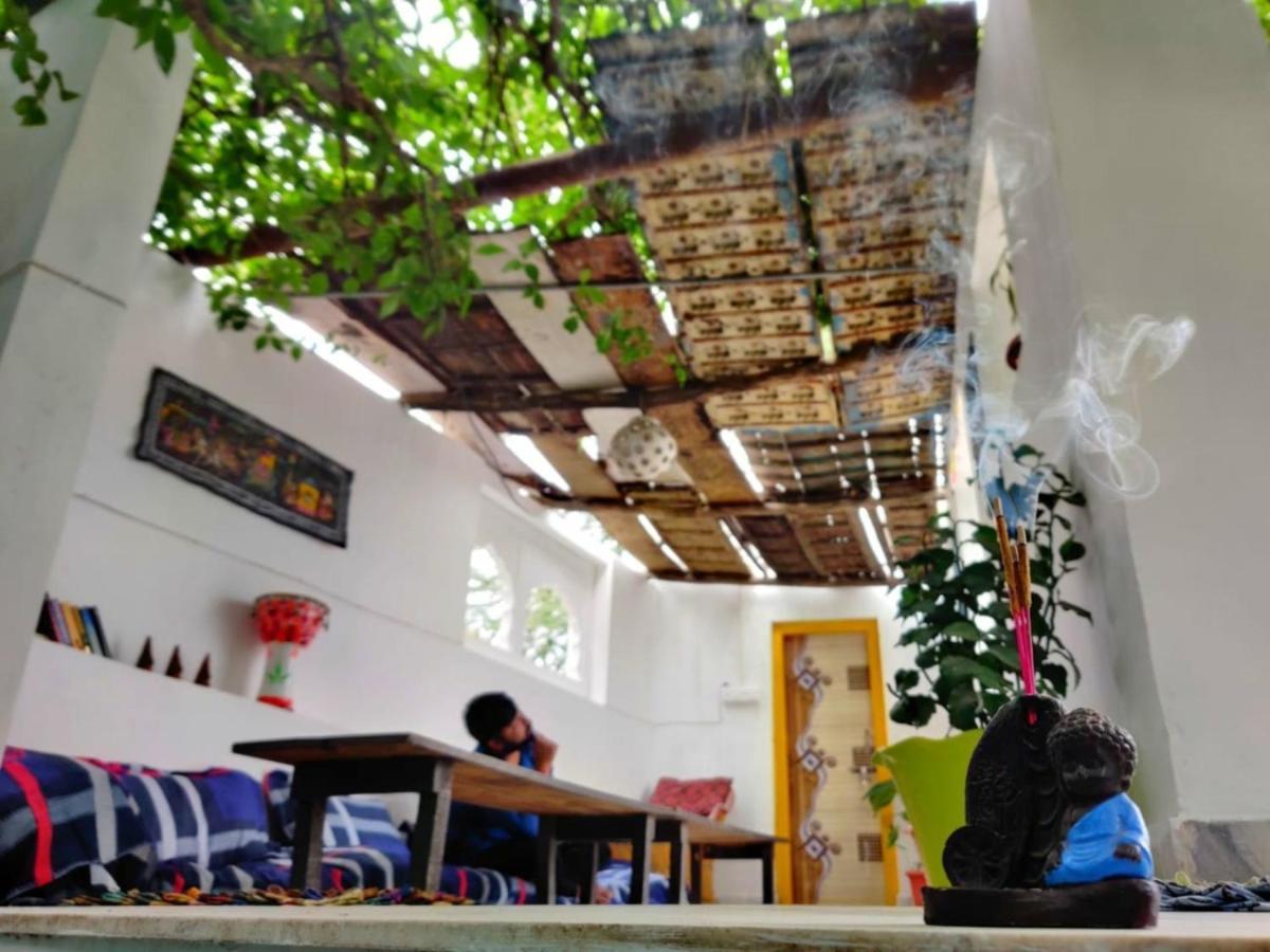 12 Monks Backpackers Community Hostel Puskár Kültér fotó