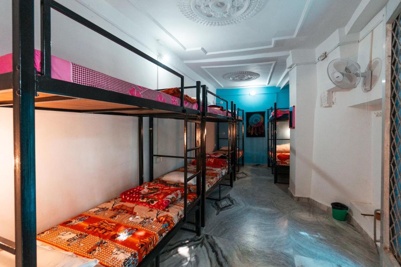 12 Monks Backpackers Community Hostel Puskár Kültér fotó