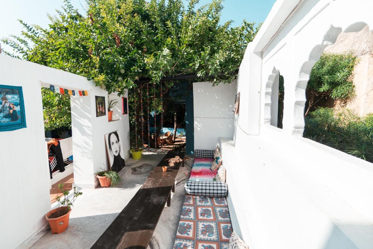 12 Monks Backpackers Community Hostel Puskár Kültér fotó