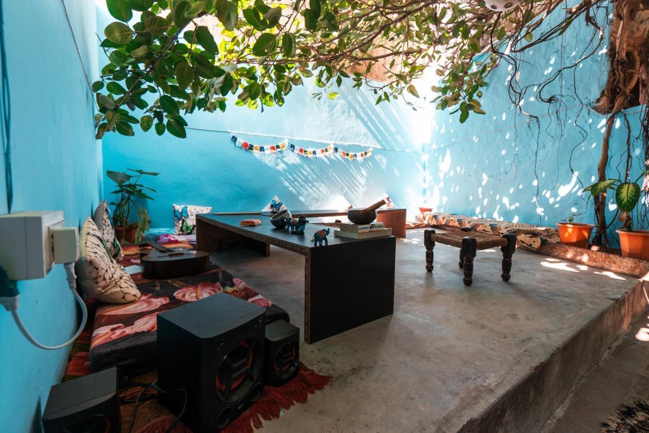 12 Monks Backpackers Community Hostel Puskár Kültér fotó