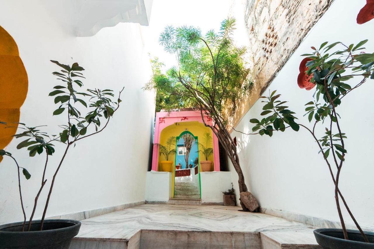 12 Monks Backpackers Community Hostel Puskár Kültér fotó